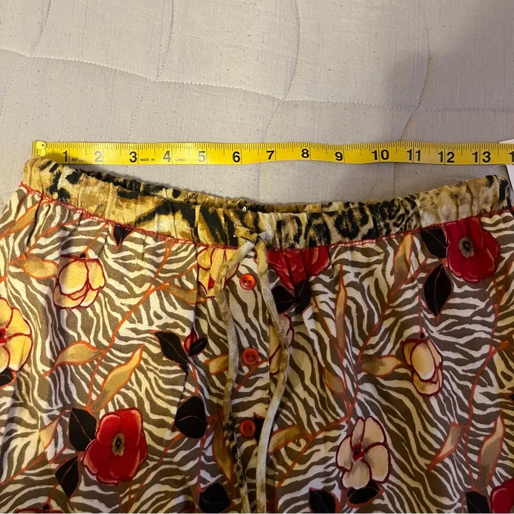 NWT Women's Cotton Floral Zebra Print Pants Red - Image 4
