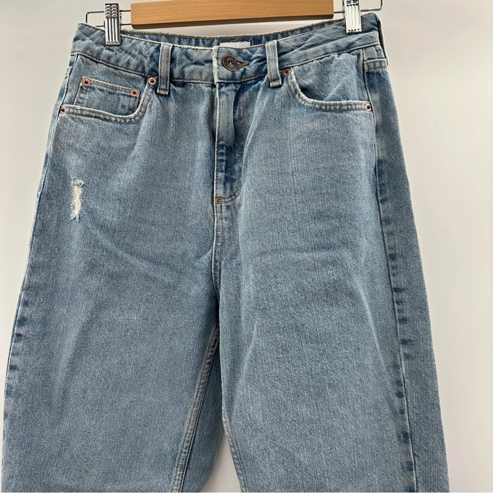 Urban Outfitters BDG Pax High Rise Light Wash Distressed Raw‎ Hem Ankle Jeans 27 - Image 3