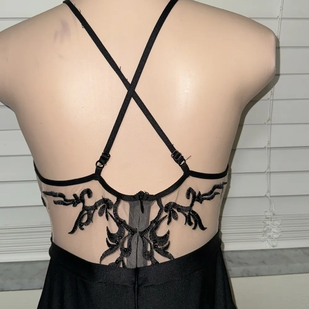 Evening gown woman size Medium size 6 black bottom gold tan shimmery top - Image 6