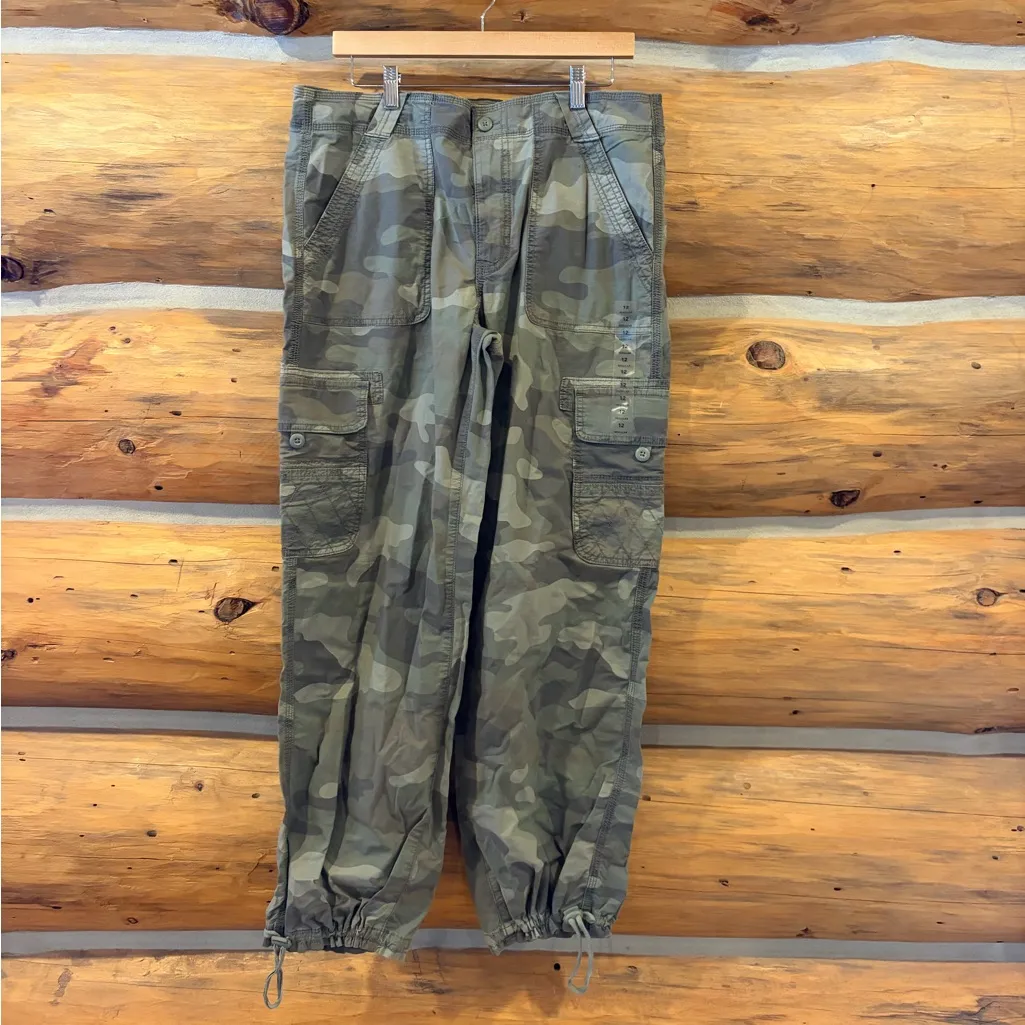 American Eagle NWT Camo Women’s Jogger size 12 - Image 2
