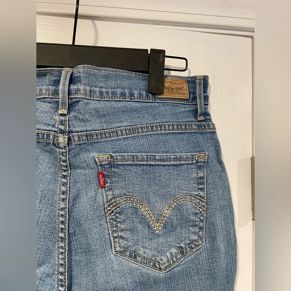 Levi’s Size 6 Perfectly Slimming 512 Capri Cropped Denim Jeans Cuff 5 Pocket - Image 8