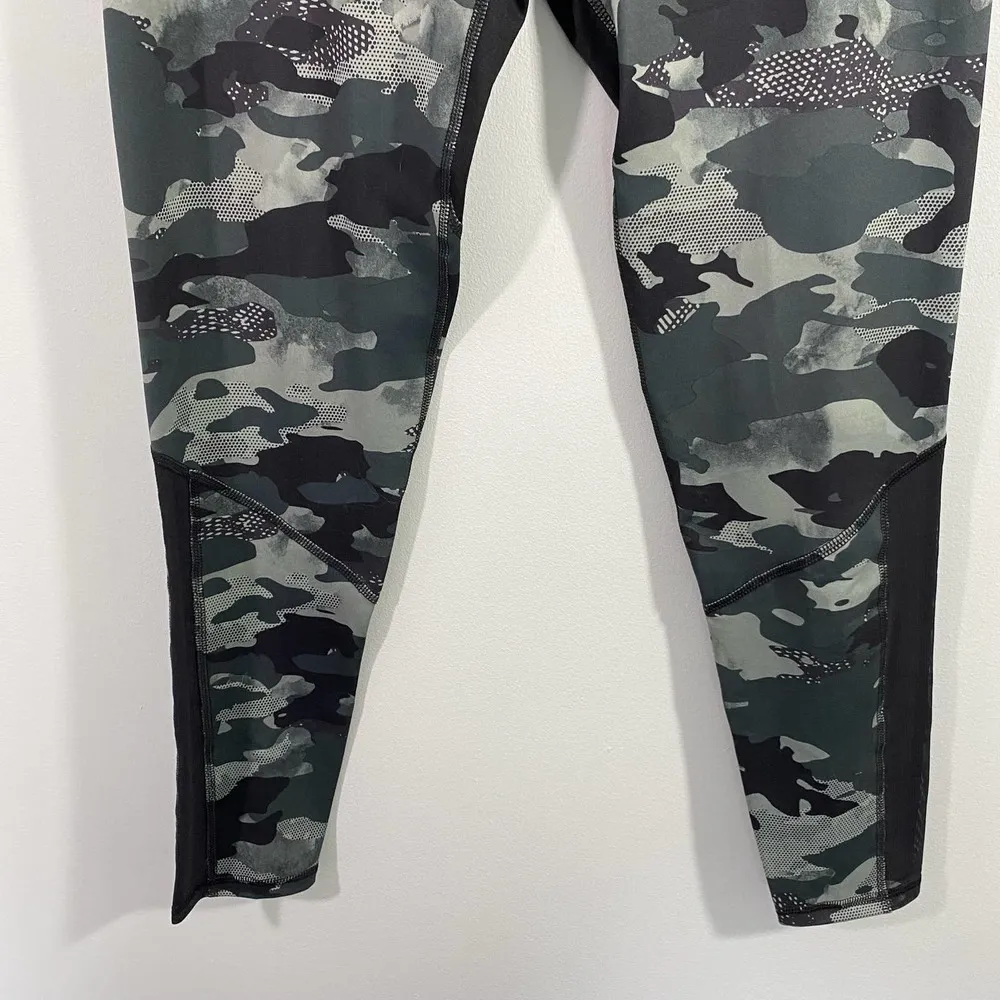 Champion Women's Green Camo High Rise Leggings Size M - Image 3