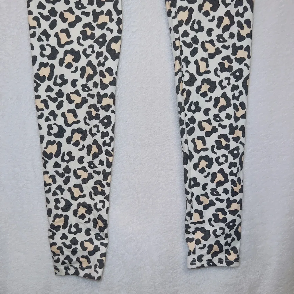 Wild Fable Leopard Print High Rise Ankle Length Leggings size XS - Image 4