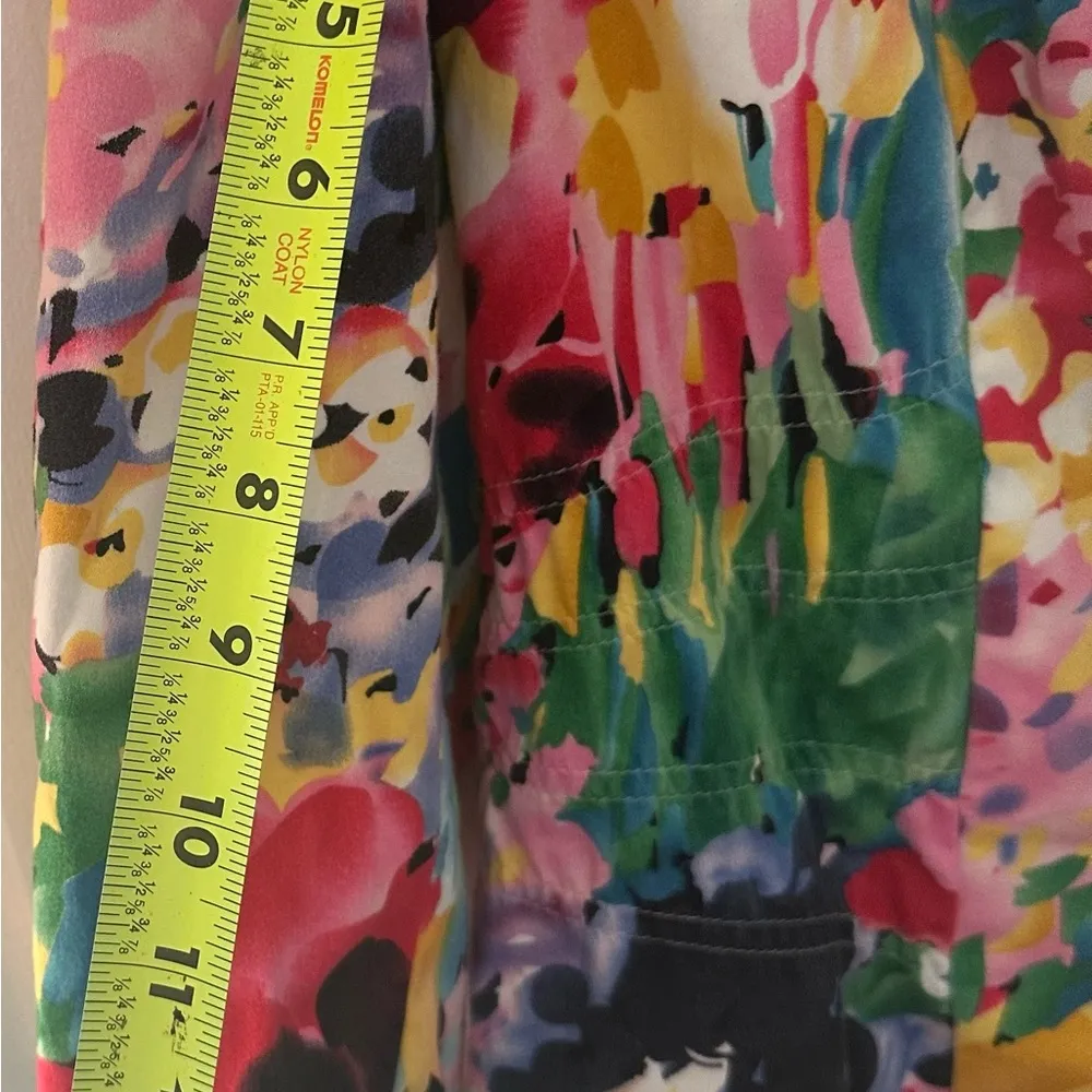 Red and Pink Abstract Floral Blazer Size undefined - Image 3