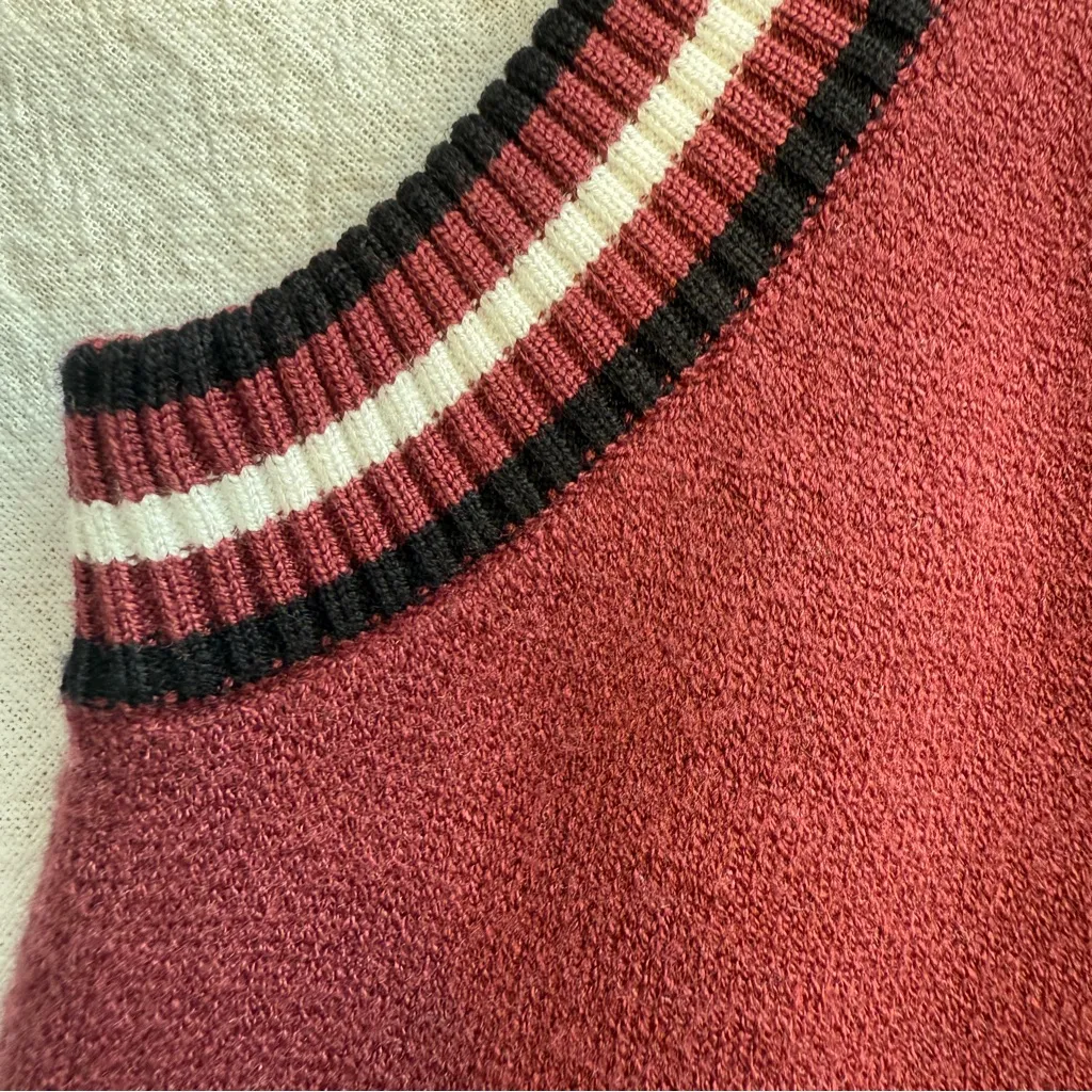 Vigoss Women's Maroon 8-Ball Sweater Vest Large NWT - Image 3