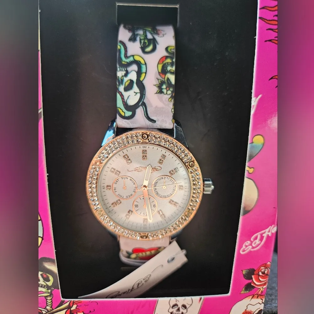Ed Hardy 2 Piece Gift SET BLING WATCH & COSMETICS BAG Y2K PINK LOVE KILLS SLOWLY - Image 5