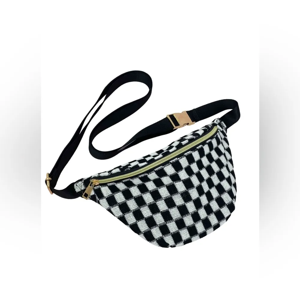 Pink Lily Checkered Crossbody Bag - Image 2