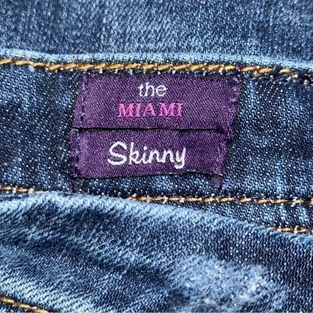 Vigoss Denim Vintage Junior 3 Medium Blue Wash Grommet Pocket Miami Skinny Jeans - Image 7