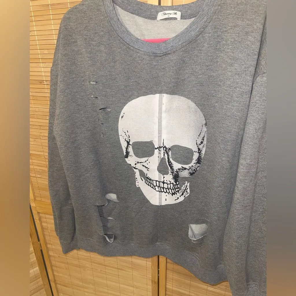 Blooming Jelly Women's Sweatshirts Skull Graphic top shirt gray woman’s XL - Image 2