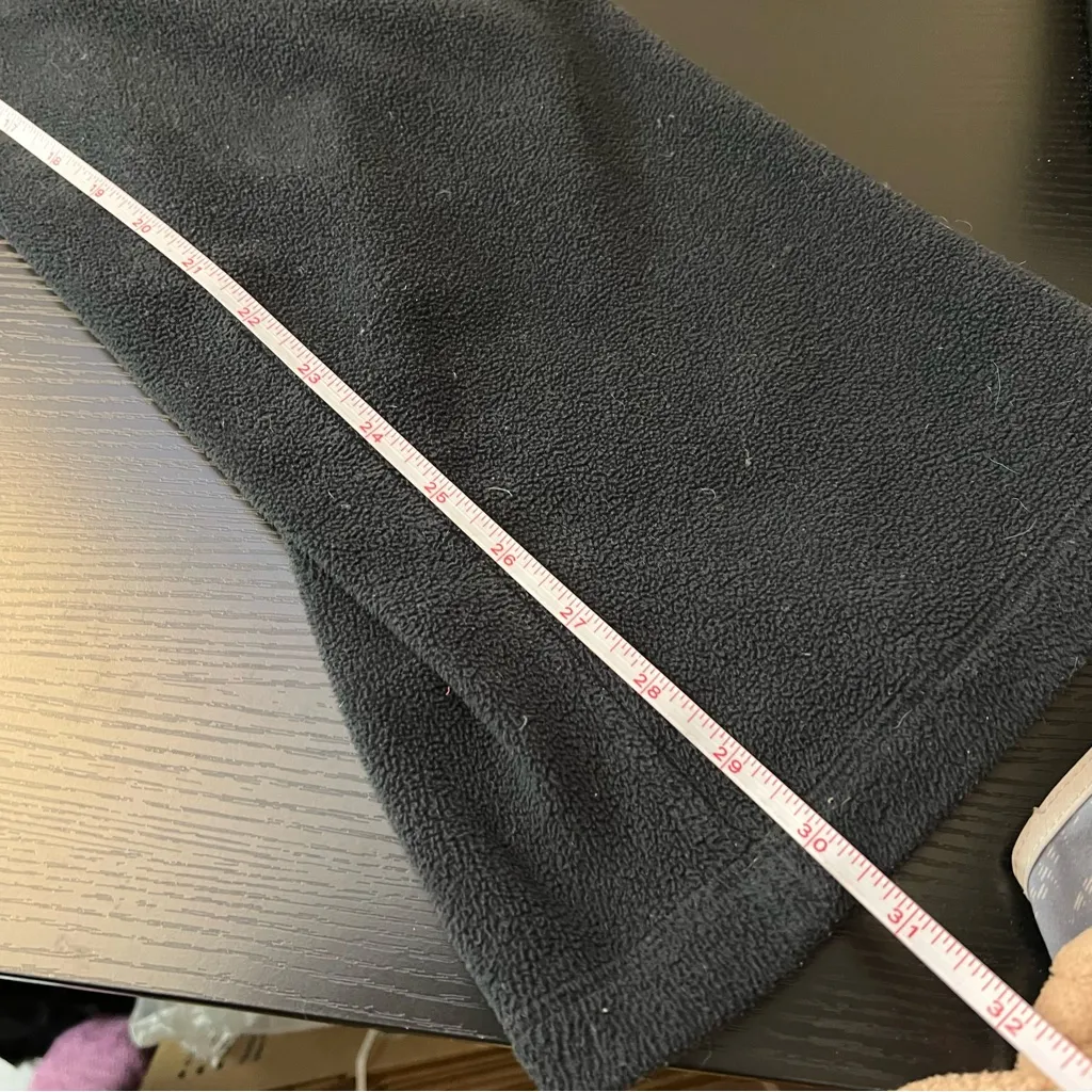 Under Armour Women’s Black Fleece Sweatpants Medium Base Layer - Image 10