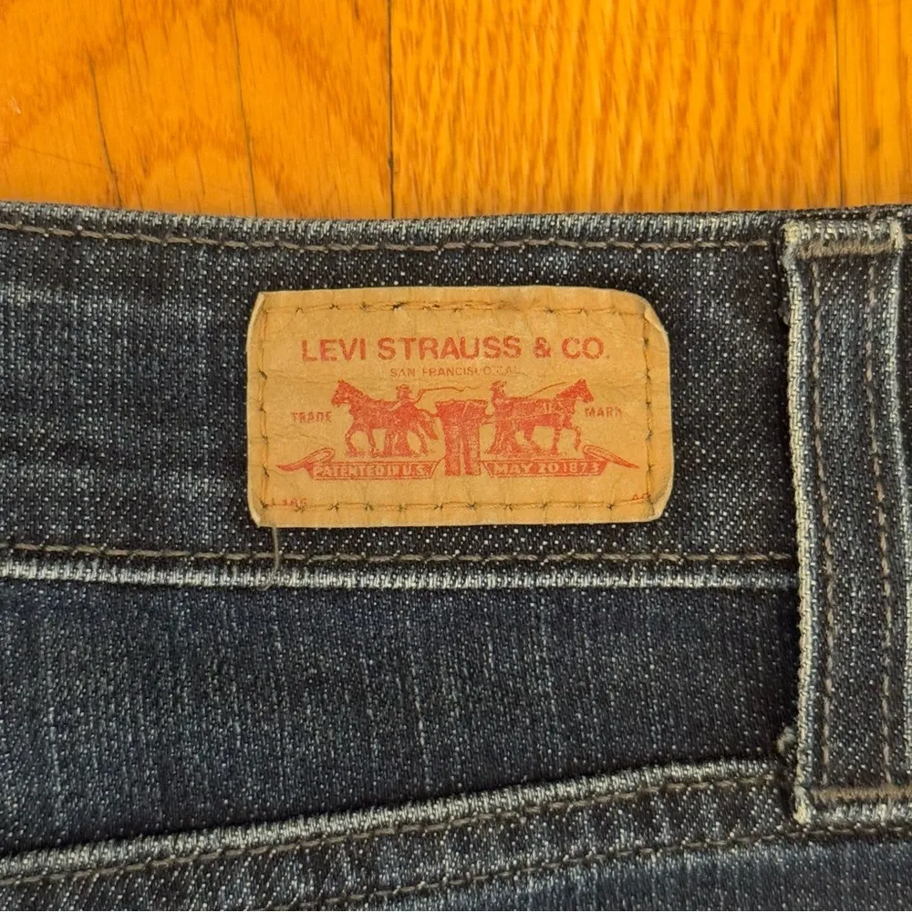 Levi’s Denim Dark Wash Skirt Women’s Size 4 - Image 10