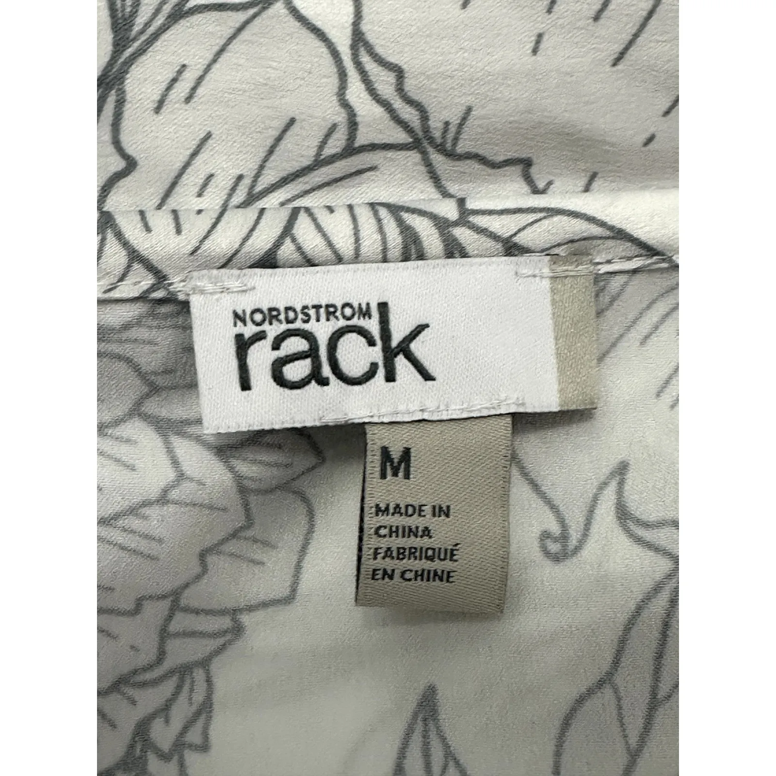 Nordstrom Rack Women's Gray/White Floral Satin Button Up Sleep Shirt M NWOT - Image 7