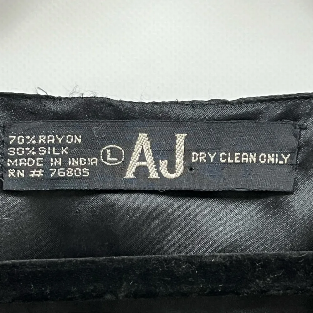 Silk blend Black Sequin large vest - Image 9