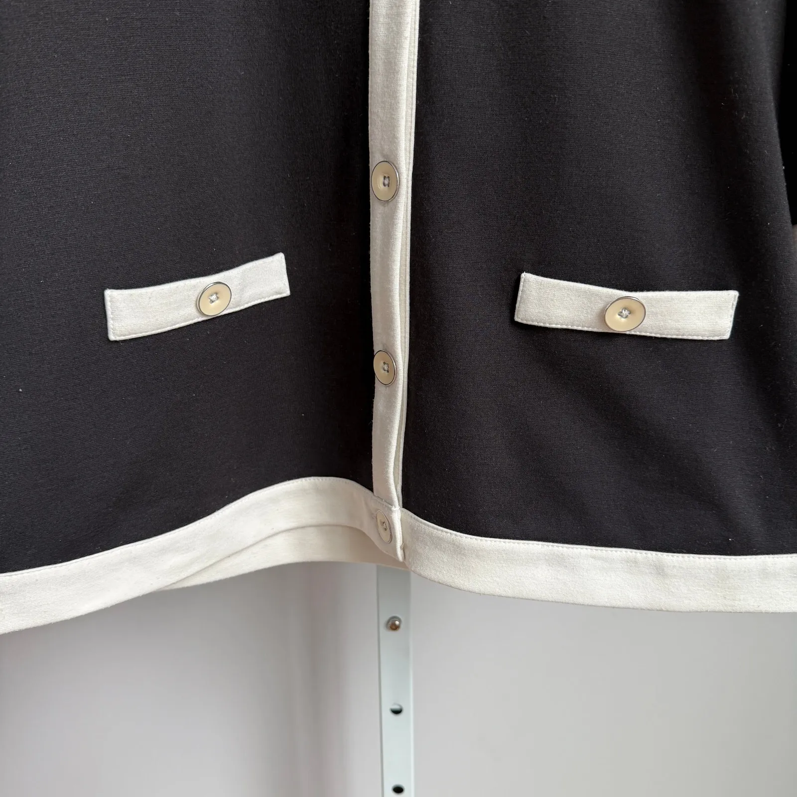 Covington sz M black white‎ open button cardigan - Image 3
