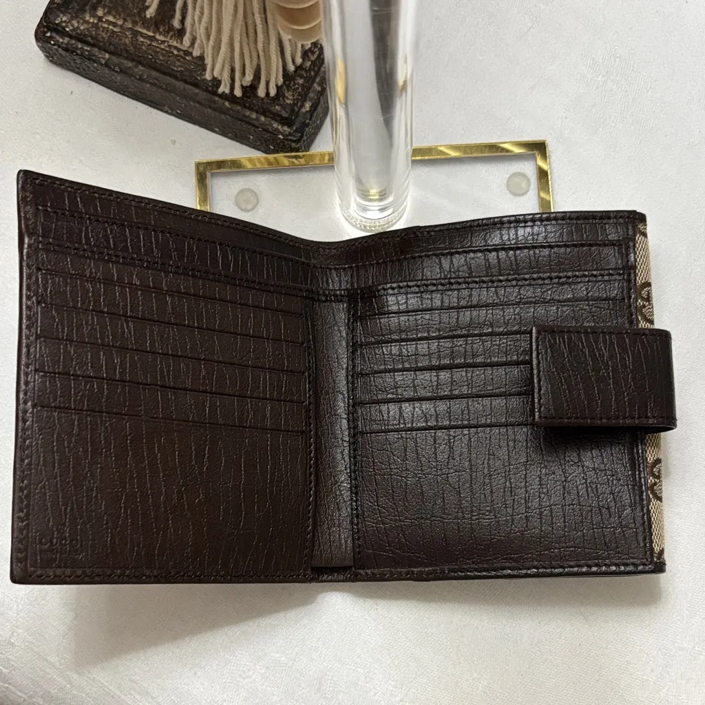 Gucci Tan Monogram Wallet with Bamboo Detail - Image 3