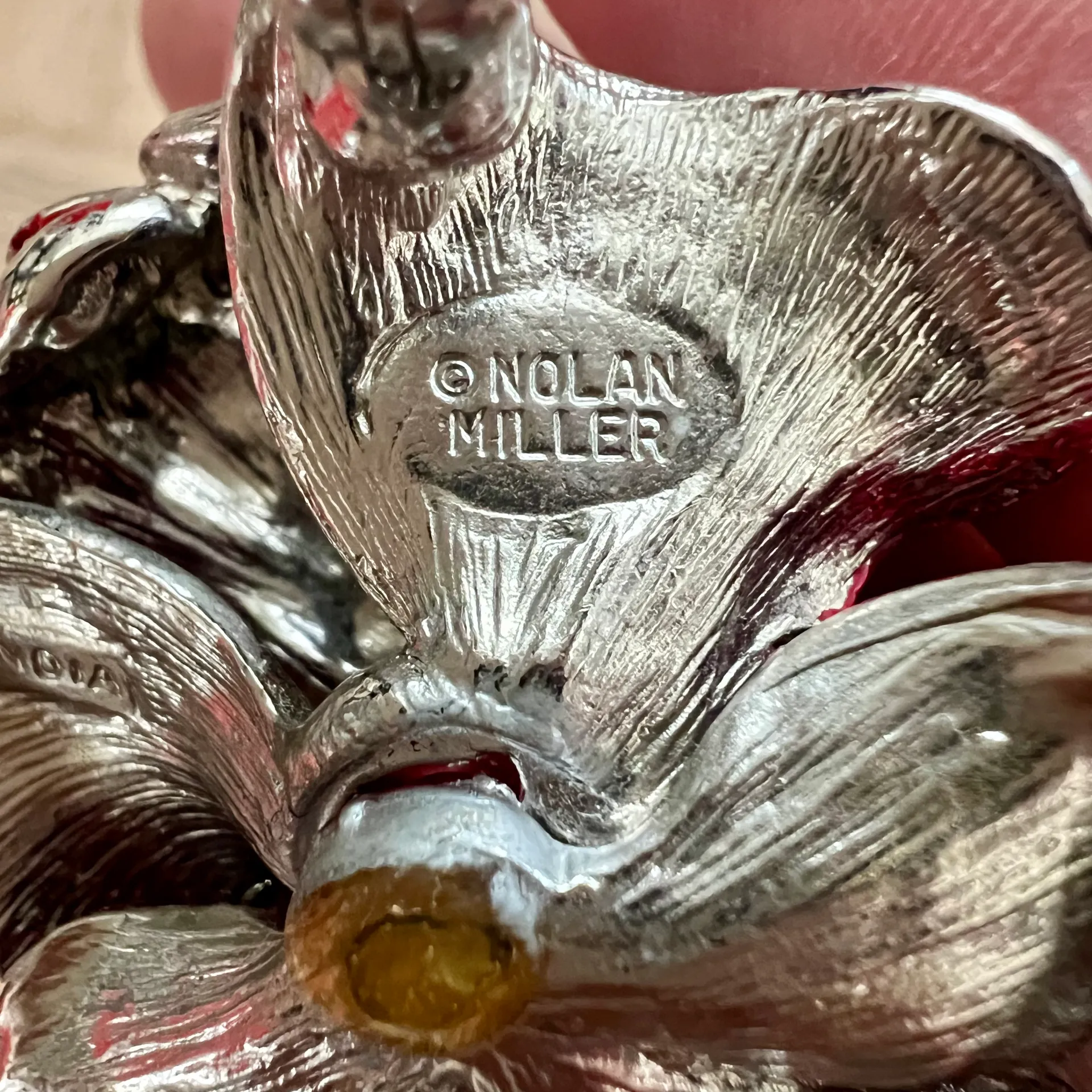 Vtg  FIRST LADY Nancy Reagan Red Rhinestone Enamel ROSE Brooch Pin - Image 5