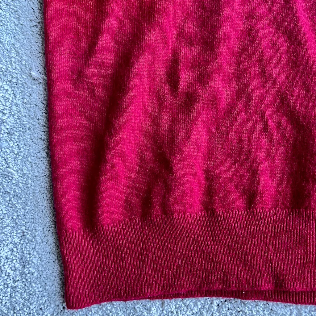 Everlane Red Cashmere V-Neck Sweater - Image 6