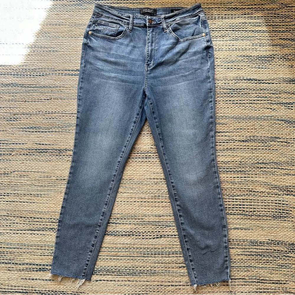 High Rise Embroidered Pocket Relaxed Fit Raw Hem Jeans 15 / 32 JB88259 - Image 2