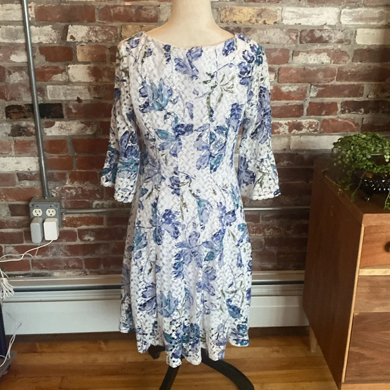 Rabbit Rabbit Rabbit Design 3/4 Bell Sleeve Floral Lace Fit &Flare Dress Size 10 White - Image 6