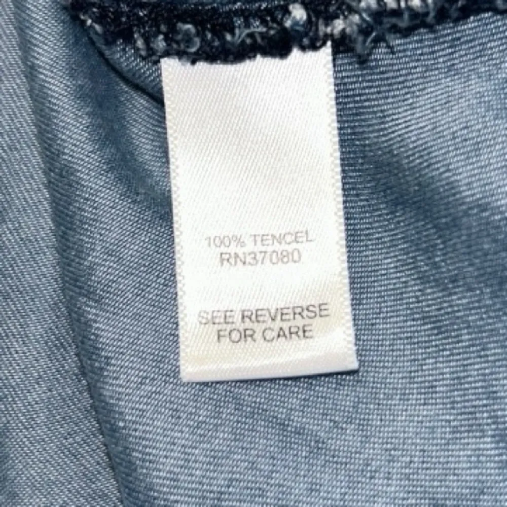 EST. 1946 Women's Blue Long Sleeve Denim Shirt size M - Image 3