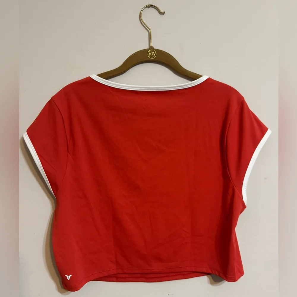 Old Navy  NWOT | Powersoft Red & White V-Neck Crop Top | Size Petite XL - Image 4