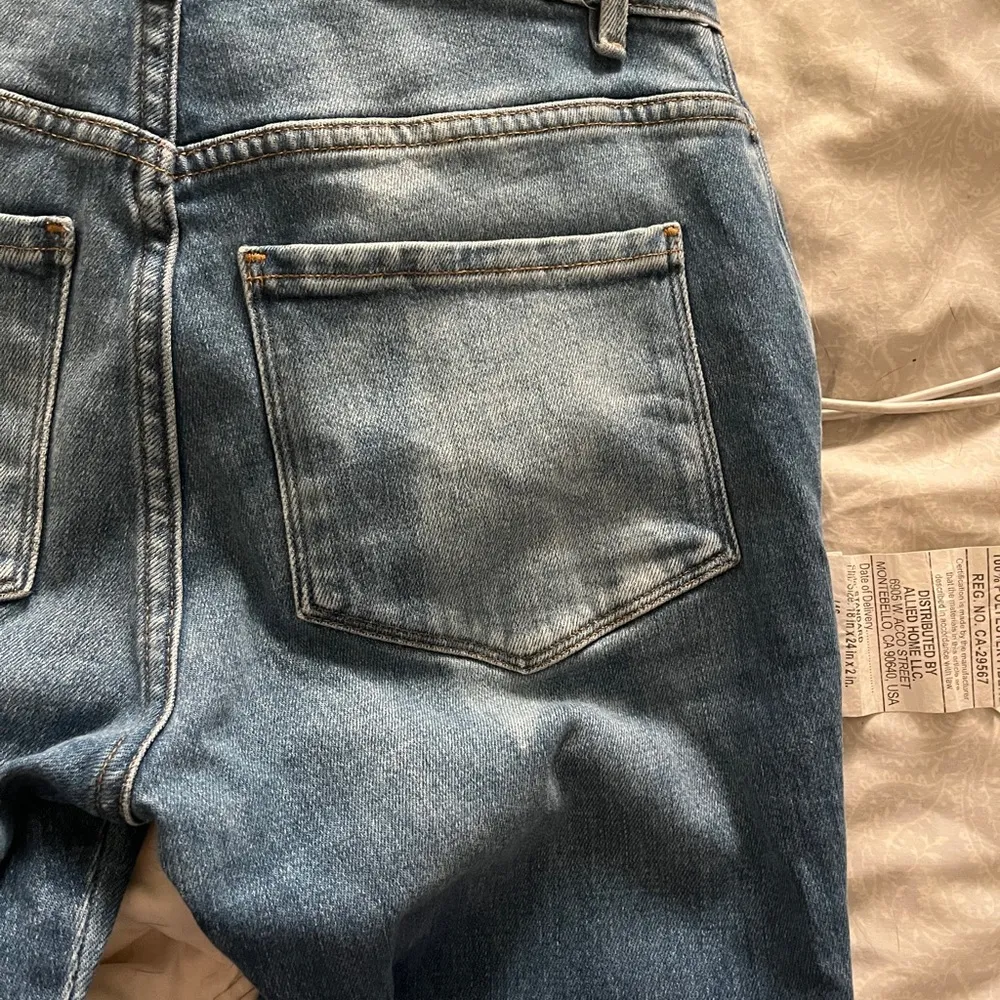 Frame Le Straight in Thistle - Image 14