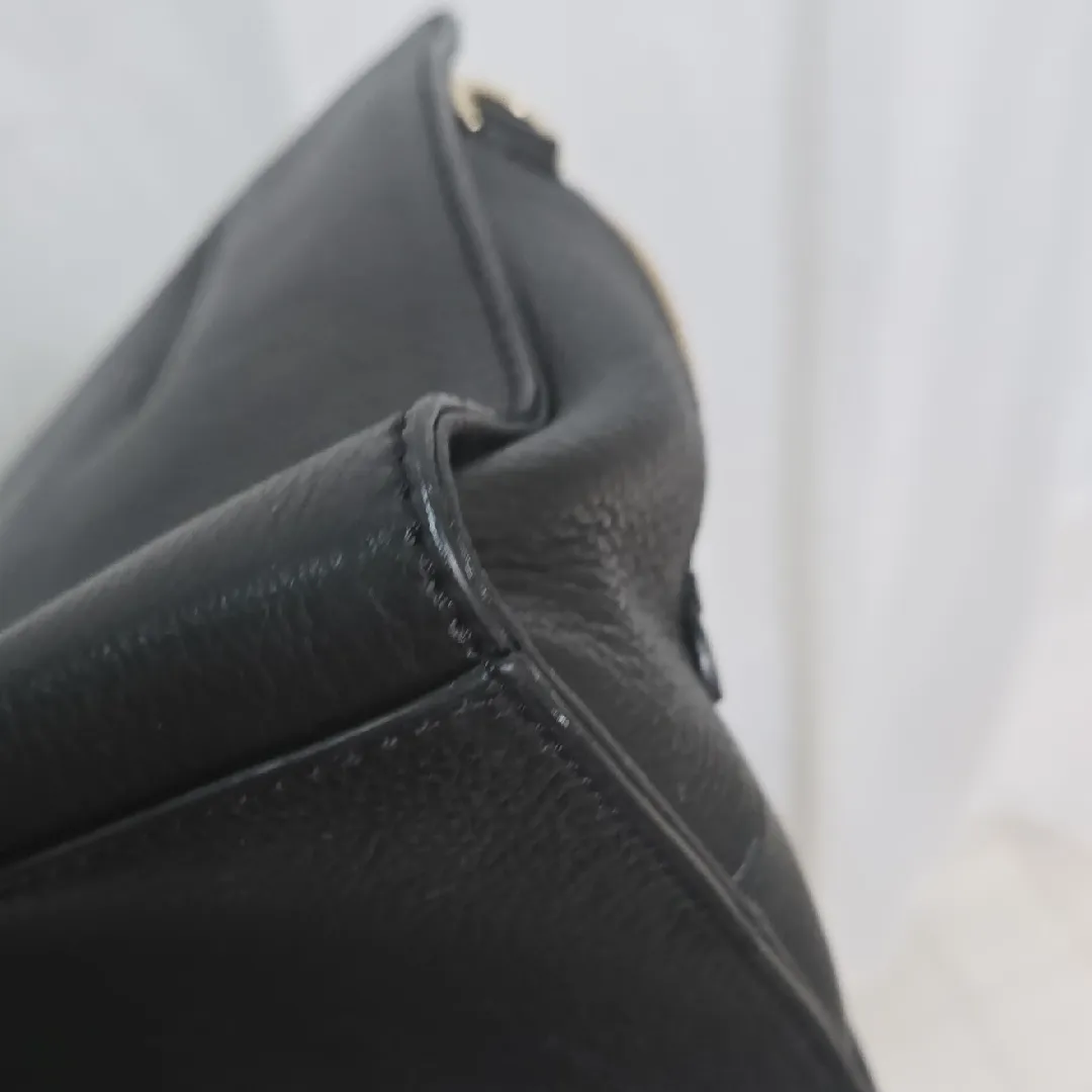 Kate Spade black satchel is beautiful and versatile - Image 11