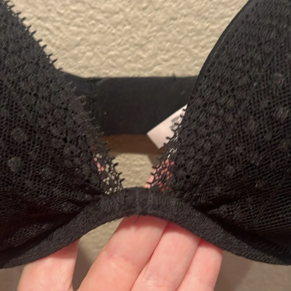 Victoria’s Secret Women’s Incredible Plunge Bra 32DDD Black Lace - Image 3