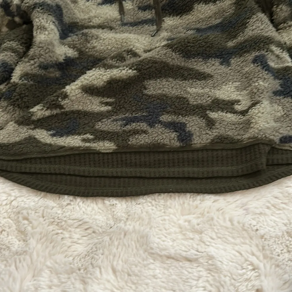 P.J.Salvage Fleece Camo Hoodie Green - Image 9