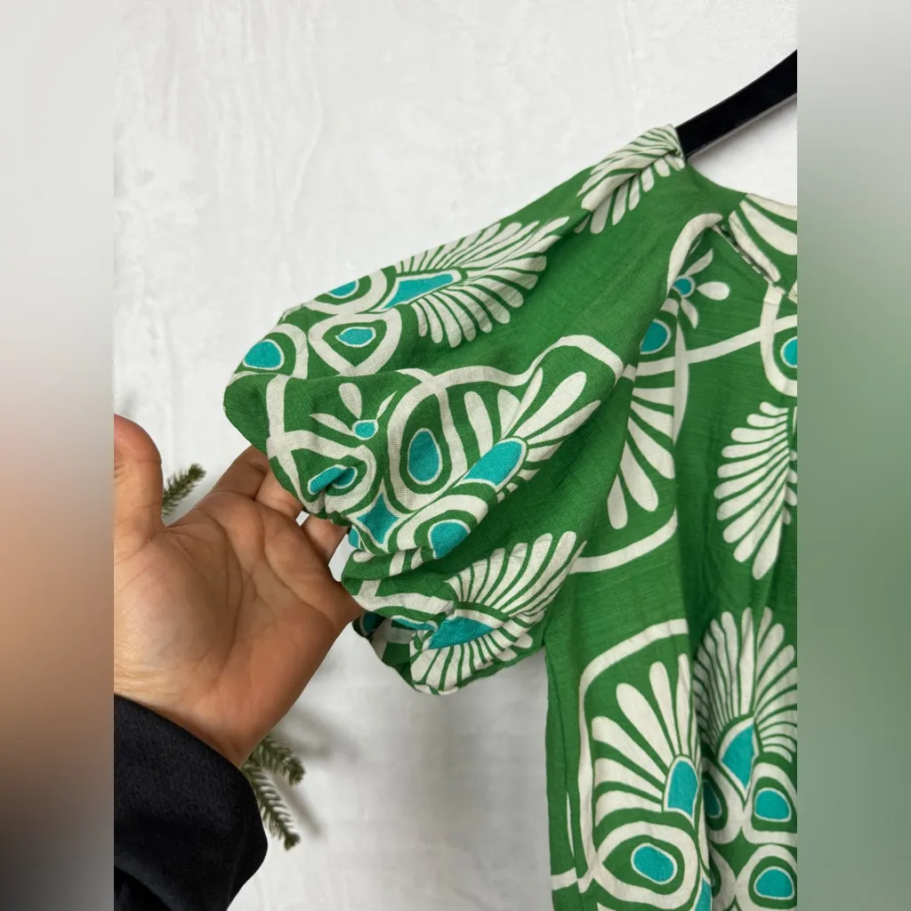 Umgee  Feminine Floral Emerald and Teal Patterned Blouse Size Small. - Image 3