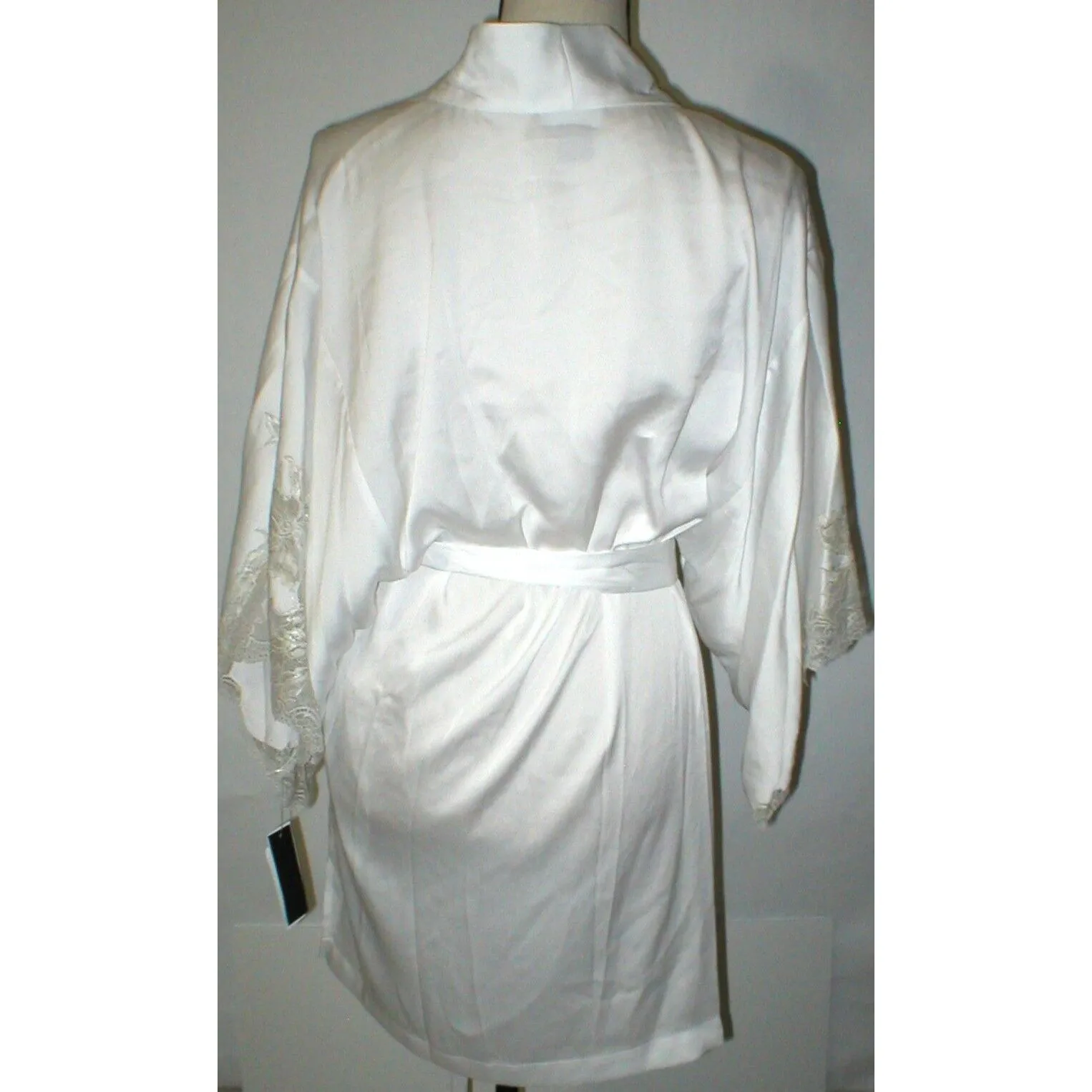 NWT New Designer Natori Short Wrap Robe Womens L Silky Satin Flowers White Lace - Image 7