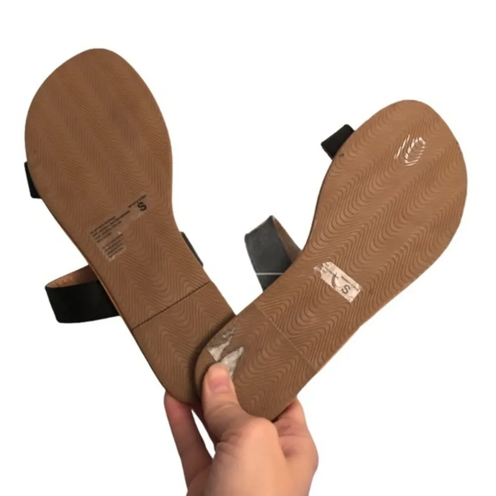 NWOT  Baltimore Orioles Double Strap Sandals - Image 3