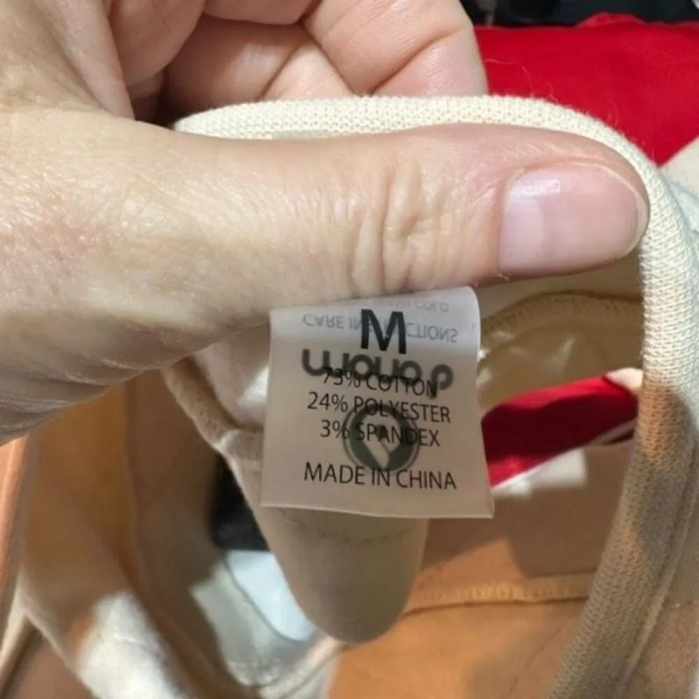 NWT Mono B Quilted Style Cream Cropped Sports Bra‎ Tank Top Medium - Image 10