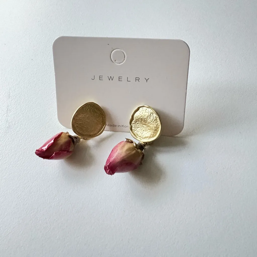 Vintage Style Natural Dried Rosebud pink Earrings Gold‎ Textured Stud Floral new Gold - Image 5