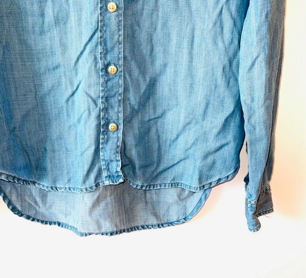 American Eagle Light Wash Chambray Button Down Top - Image 7