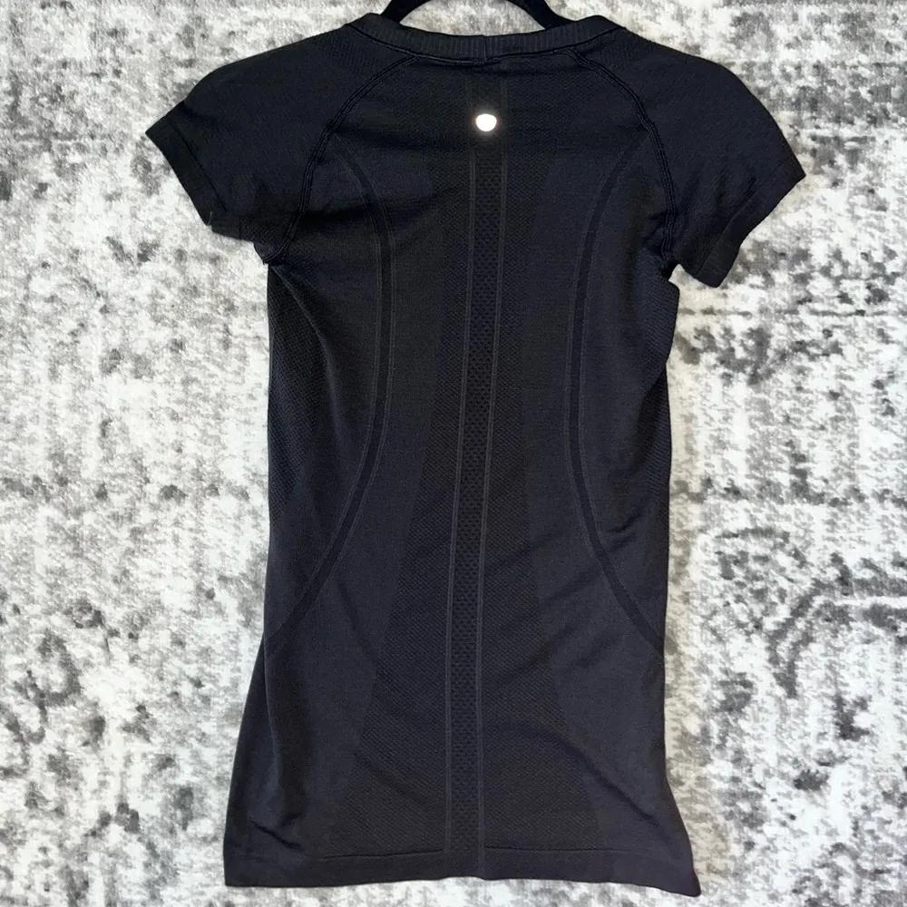 Lululemon Swiftly Tech Short Sleeve - Image 6