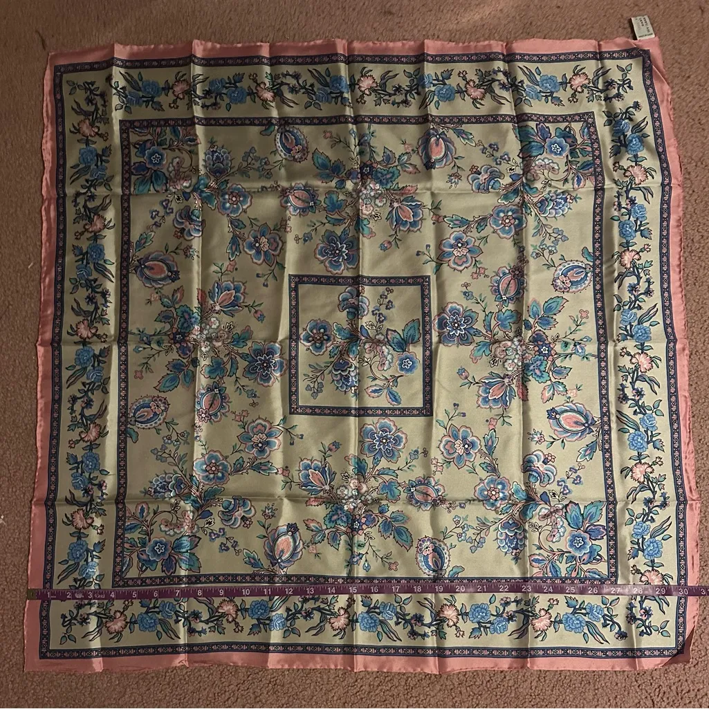 Vintage 100% Silk Hand Rolled Scarf RN 14650 Smells Must/Perfume Floral Pink - Image 2
