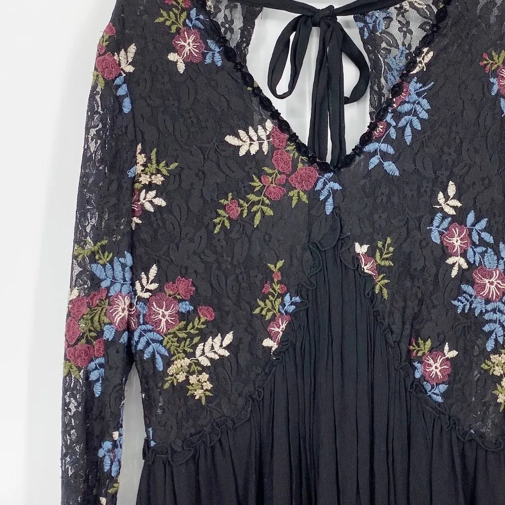 Chelsea & Violet Embroidered Lace Open Back Dress - Image 5