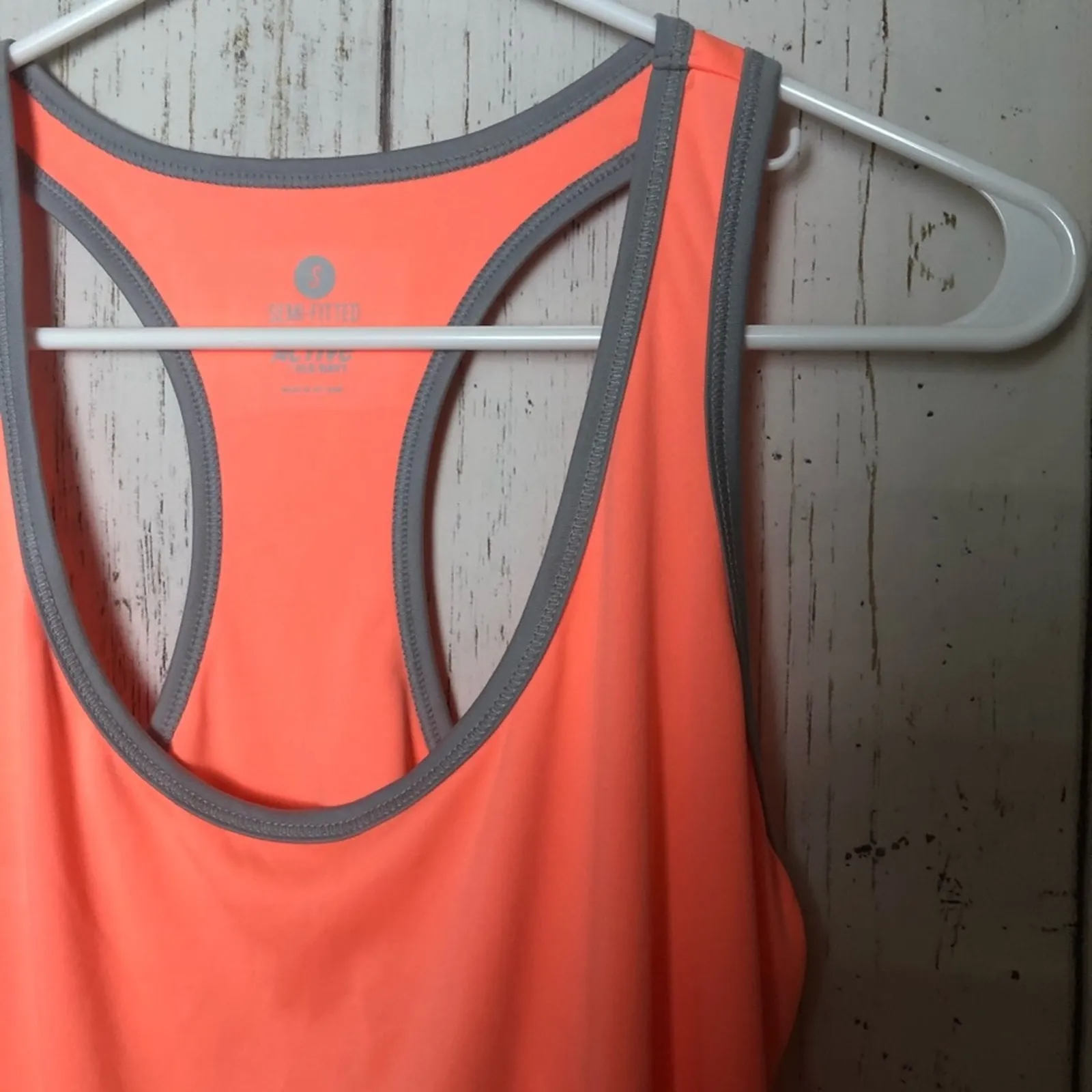 Old Navy Women’s Racerback Athletic Top - Image 8