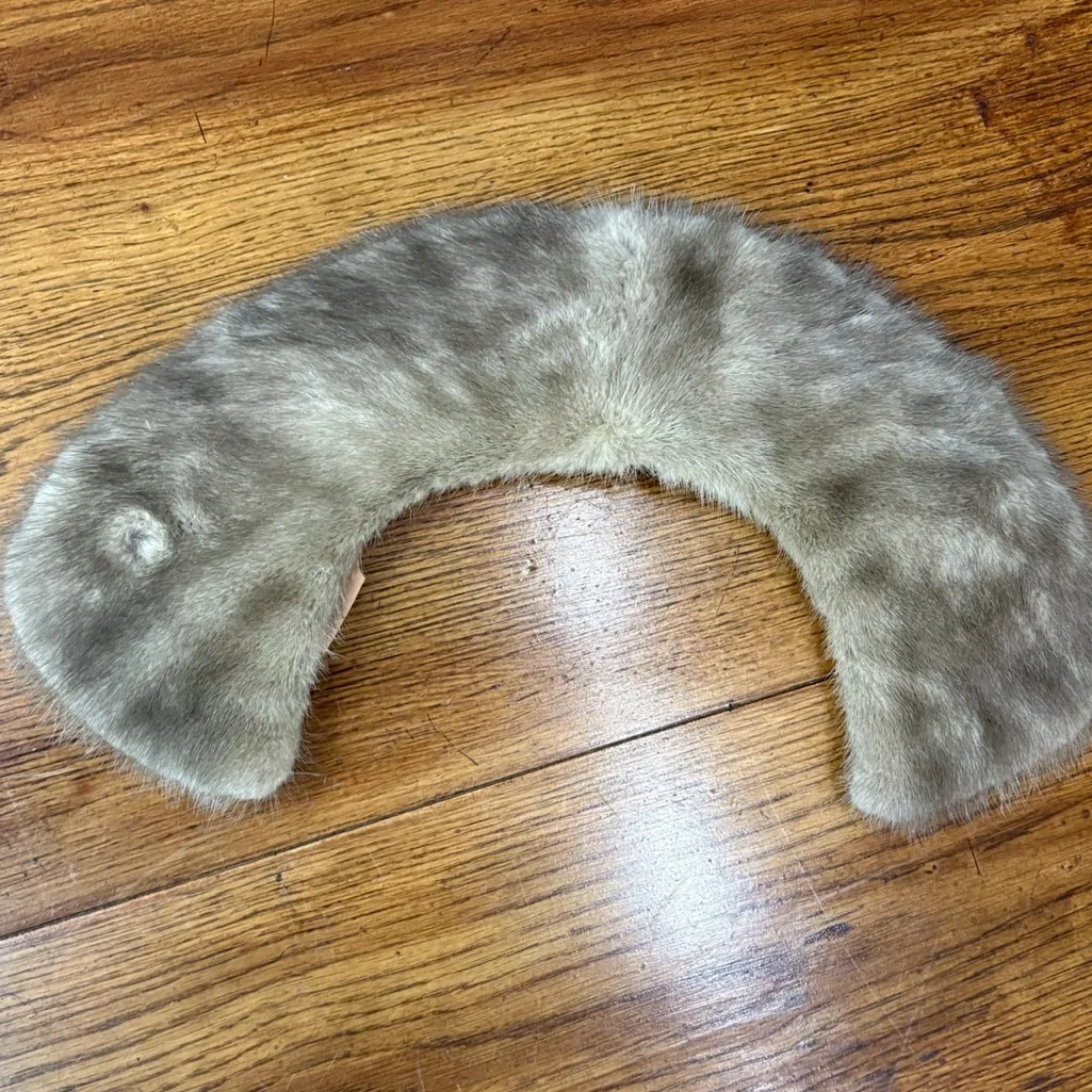 Vintage Silver Blue Mink Fur Collar Scarf Neutral Gray Winter Collar, J. Warshaw Tan - Image 9