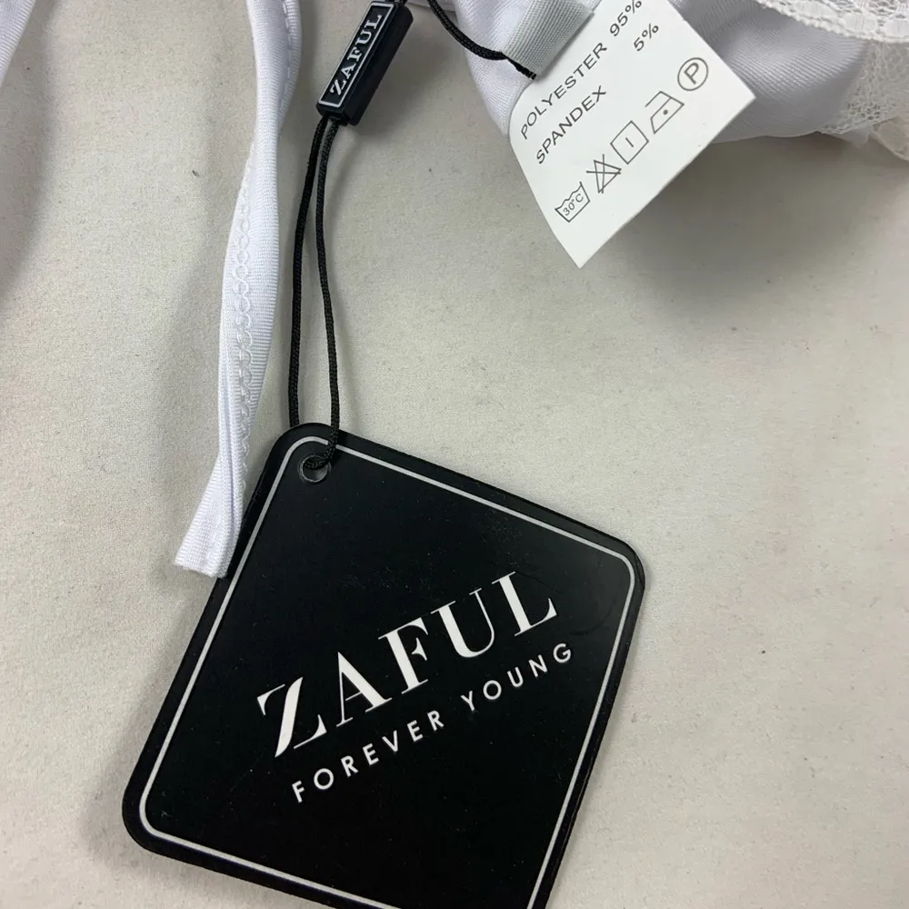 Zaful SM  Lacey white tie up triangle top - Image 5