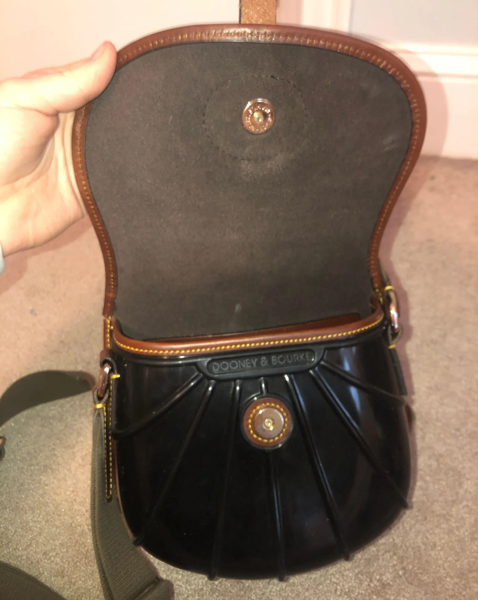 Dooney & Bourke Crossbag - Image 2