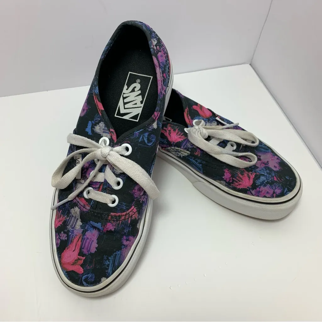 Vans Floral‎ pattern, Pink, purple, blue and black. Womens 6 or Mens 4.5 - Image 8