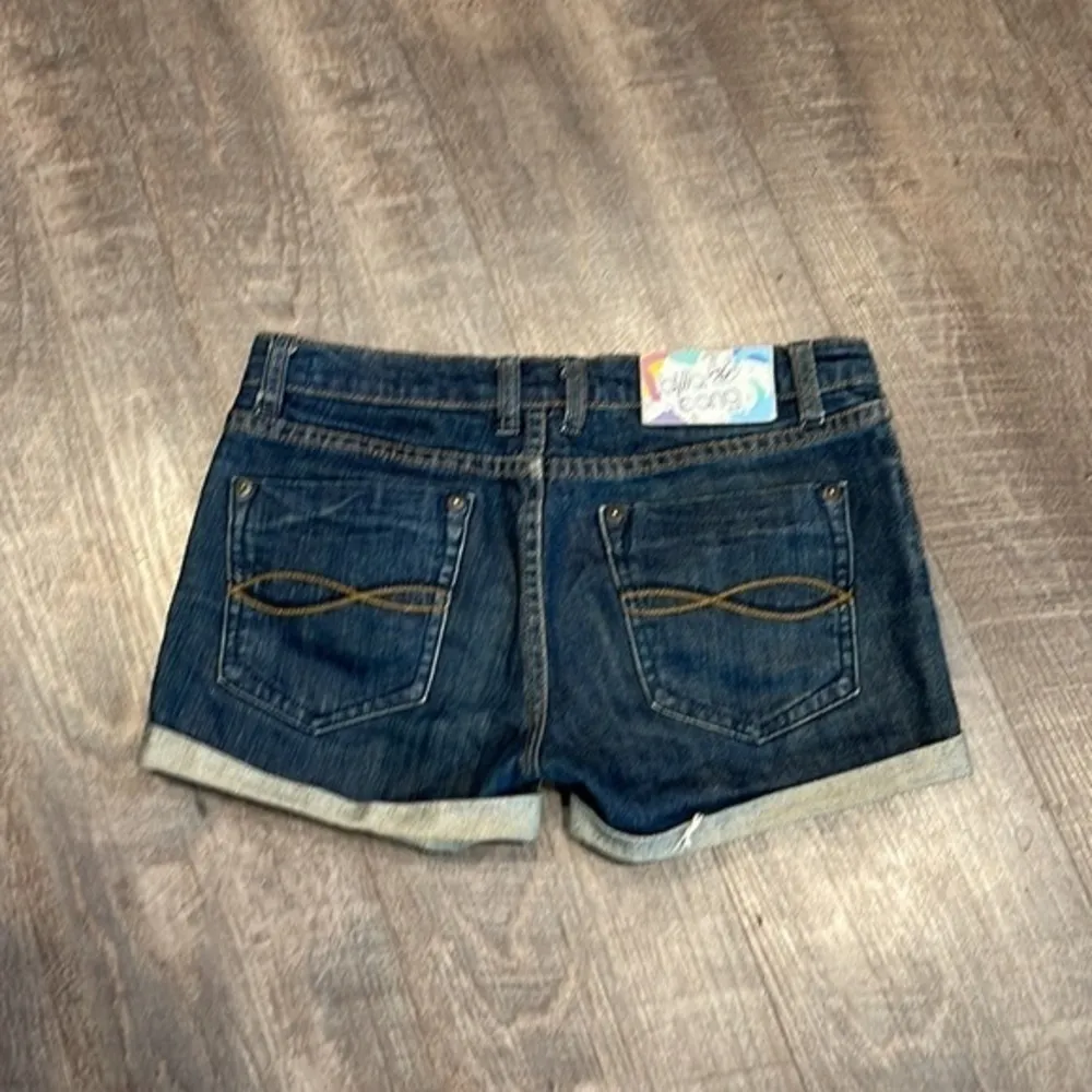 Billabong The Skinny cuff jean shorts - Image 2