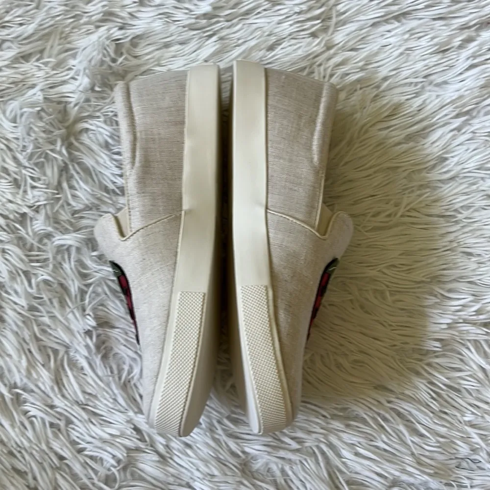 Katy Perry The Kerry Novelty Canvas Strawberry Women’s Slip-Ons size 7.5M - Image 5