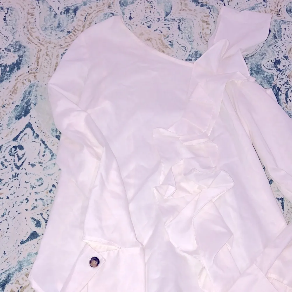 Foxiedox  Luna Luna size small ivory top with ruffles - Image 6