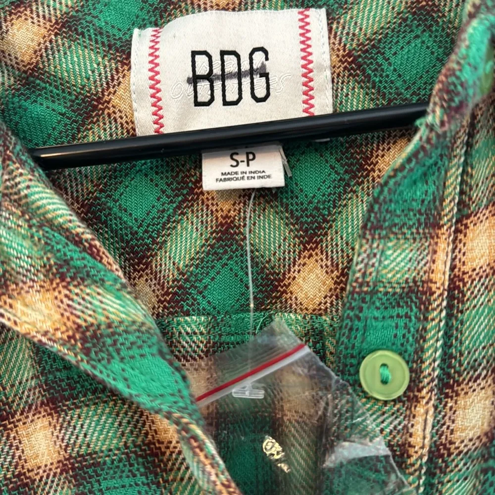 Urban Outfitters New BDG Brixton Button-Down Flannel Shirt small - Image 5