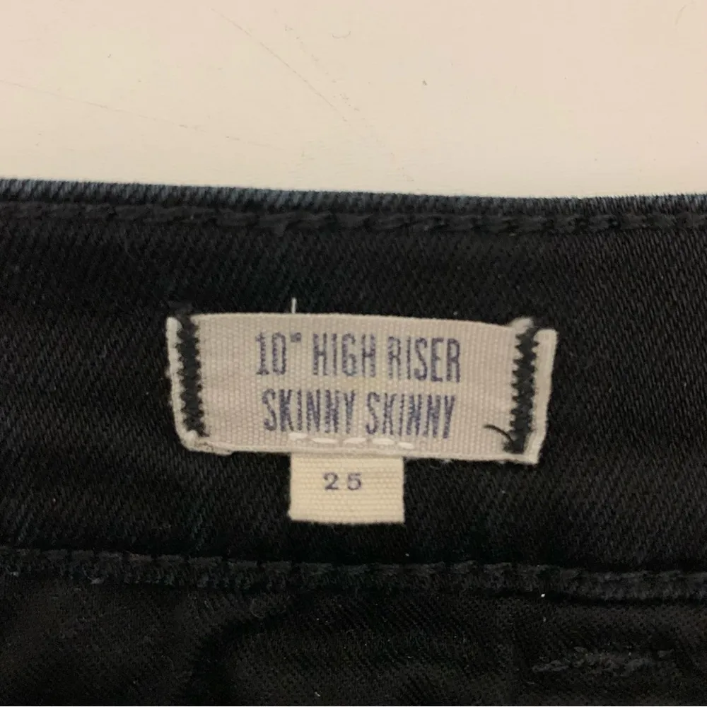 Madewell 10” High Riser Skinny Skinny Distressed Raw Hem Jeans Size 25 - Image 4