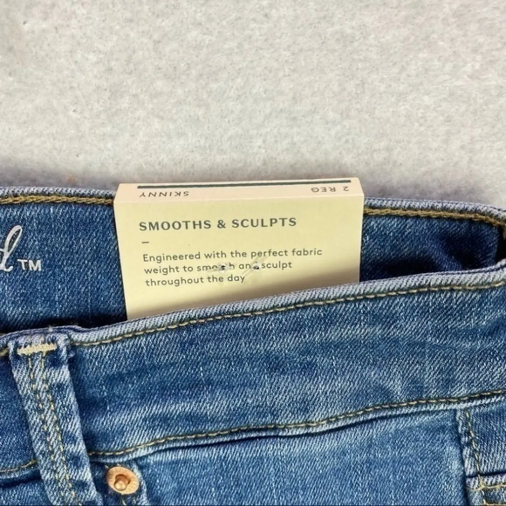 Universal Thread Medium Wash Destroyed Denim‎ High Rise Cuffed Skinny Jean - Image 5