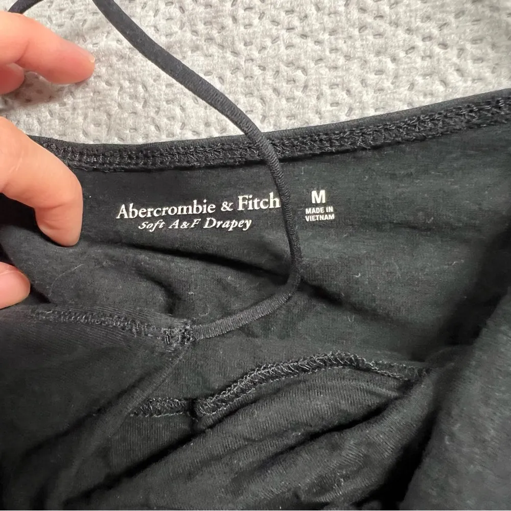 Soft A&F Drapery Cowl Neck Black Bodysuit Size Medium EUC - Image 3